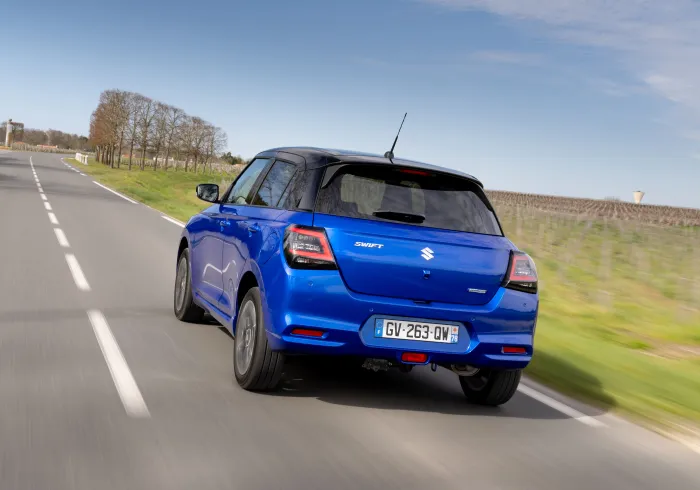 סוויפט מאחורה