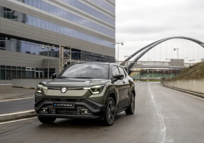e-Vitara מקדימה